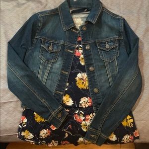 Maurice’s Jean jacket & Maurice’s floral tank
